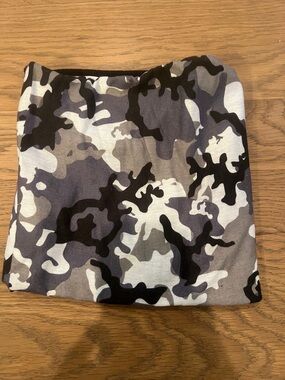 Gray & Black Camo neck warmer jcrew kids -one size